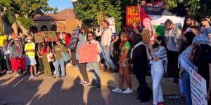 Student Protesters Call 911 for Tampon, Pee in Bottles to Avoid Arrest